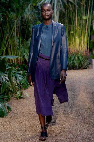 Look 12